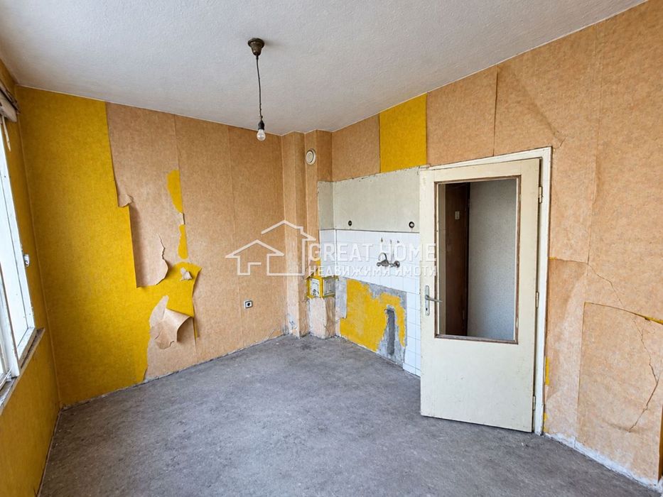 Продава се Тристаен апартамент в Търговище, Център - 61 кв.м за 1214 €/кв.м - Снимка #2