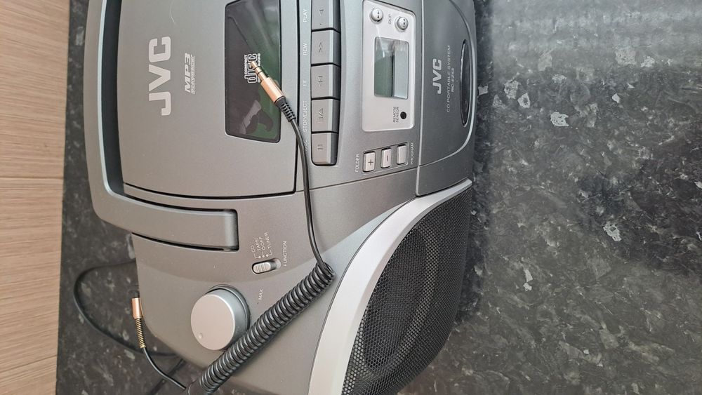 Продаю Магнитафон в отличном состоянии JVC