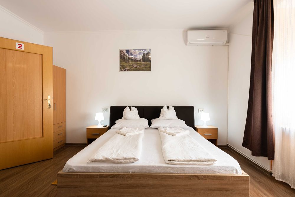 Casa 4 camere de inchiriat sau vanzare ( Pensiune)