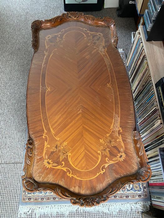 Masa cafea stil Louis XV sculptata manual