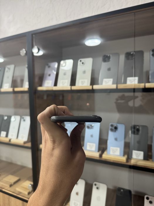 iPhone 11