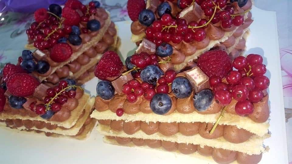 Torturi de casă pe comandă