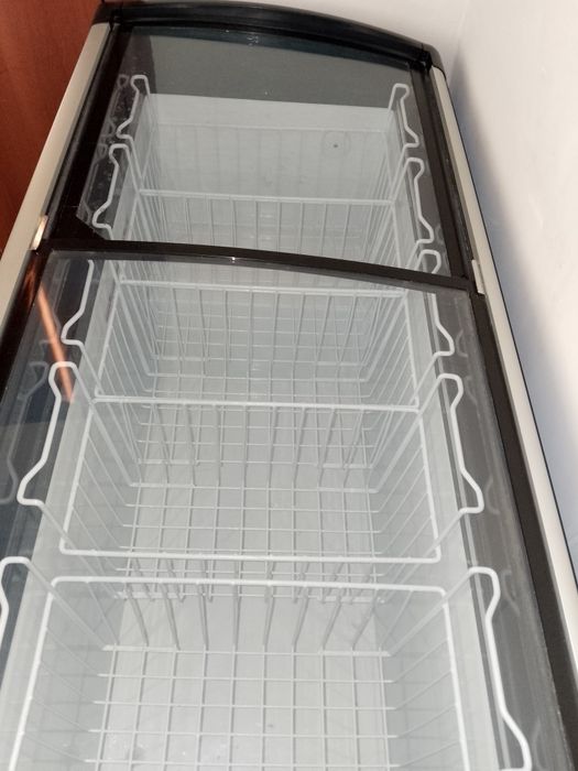 Продам морозильник