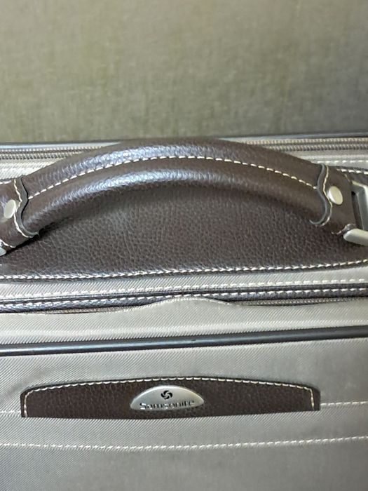 Чантата или малко куфарче Samsonite