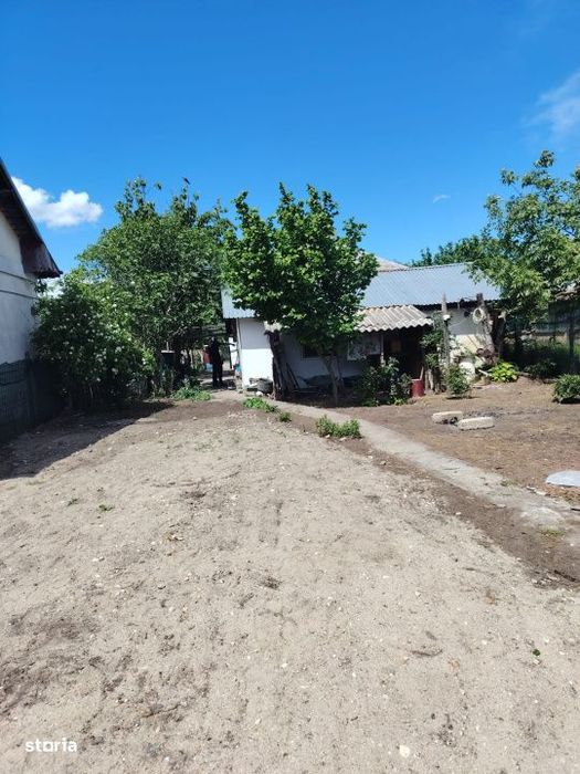 Casa de vanzare, 741 mp teren, zona Cosoveni -Dolj