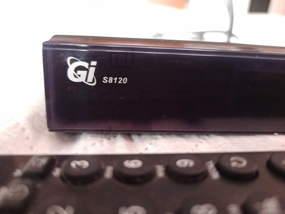 Спутниковый ресивер GI S8120