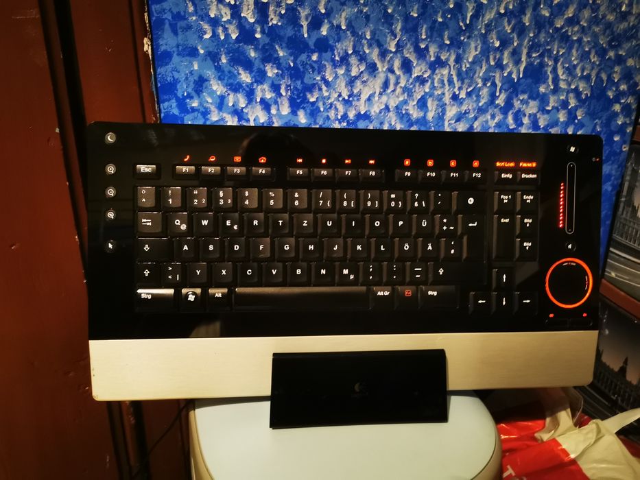 Клавиатура Logitech diNovo Edge