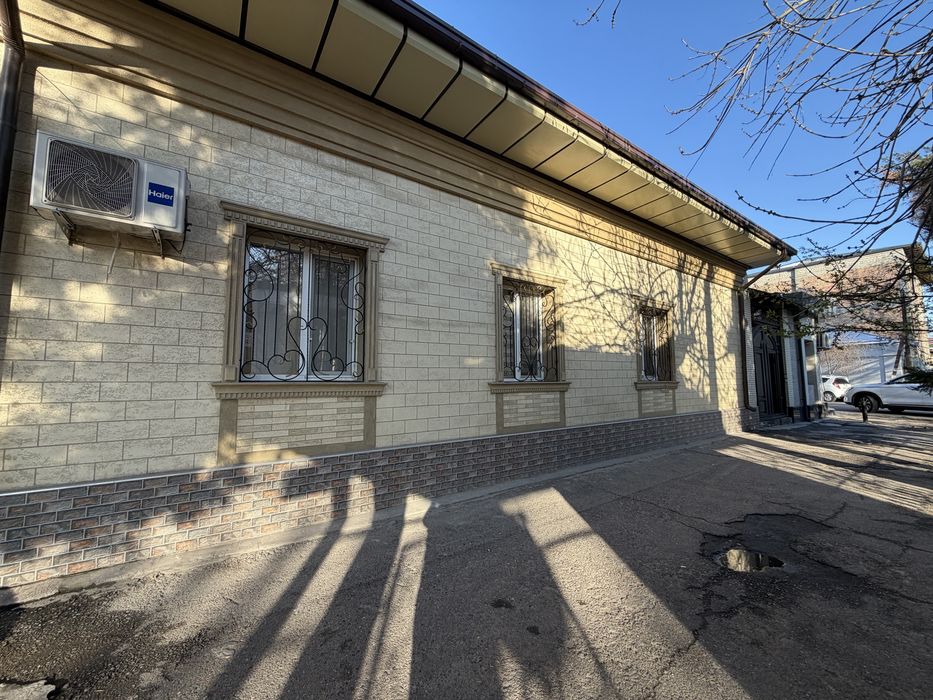 Продается дом 5.07сотки по улице Уста Ширин, угловой вдоль дороги,