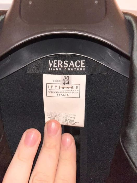 Сака на Dolce & Gabanna,Boss,Versace и Max Mara