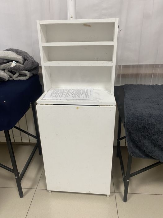 Продам маникюрный стол