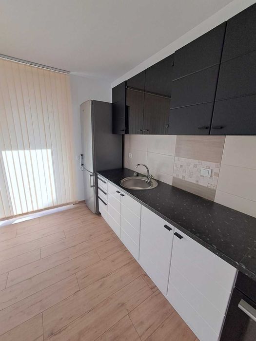 Дава се под наем Тристаен апартамент в Плевен, Идеален център - 105 кв.м за 550 € - Снимка #1