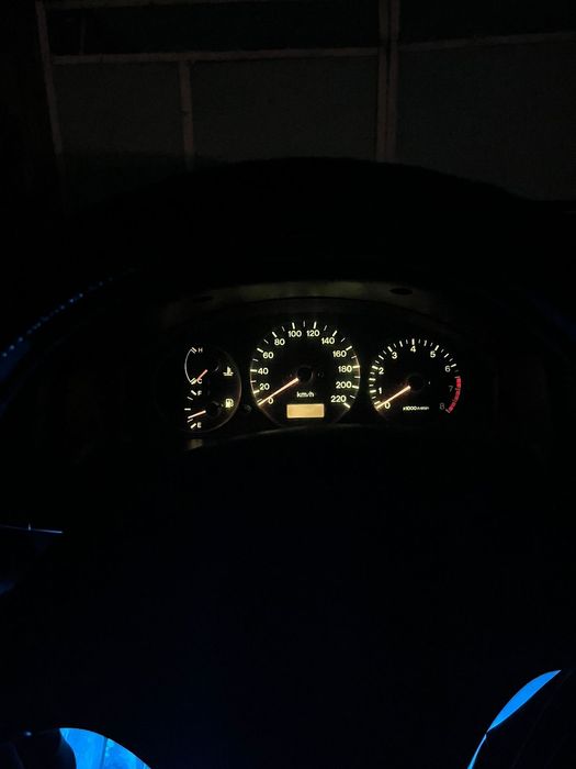 Мазда 323 на ходу