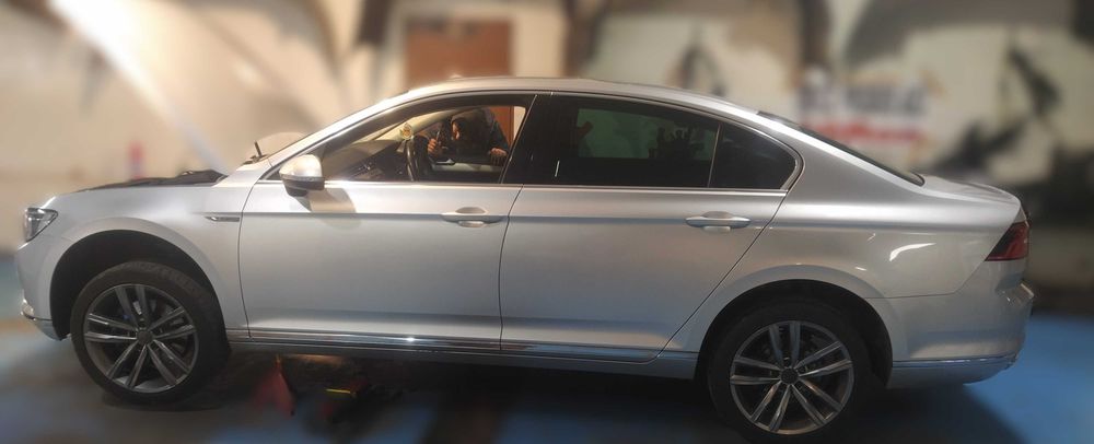 Dezmembrari  VW PASSAT B8 2.0 TDI berlina