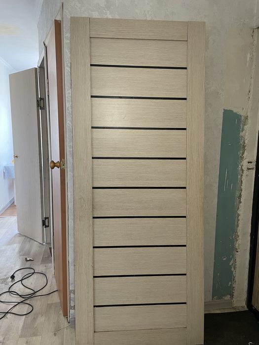 Продам двери 2 шт межкомнатые