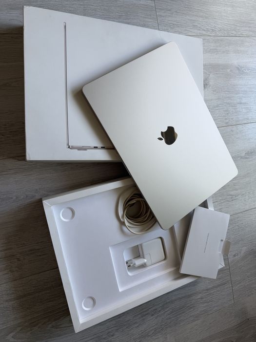 MacBook Air M3 15 inch