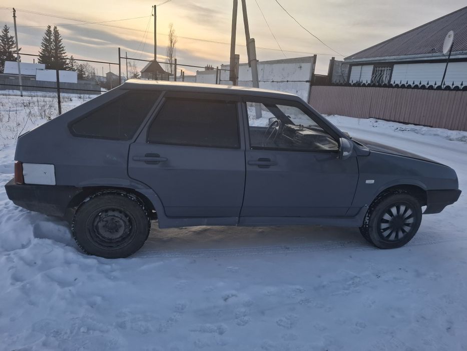 Легковая машина ваз2109