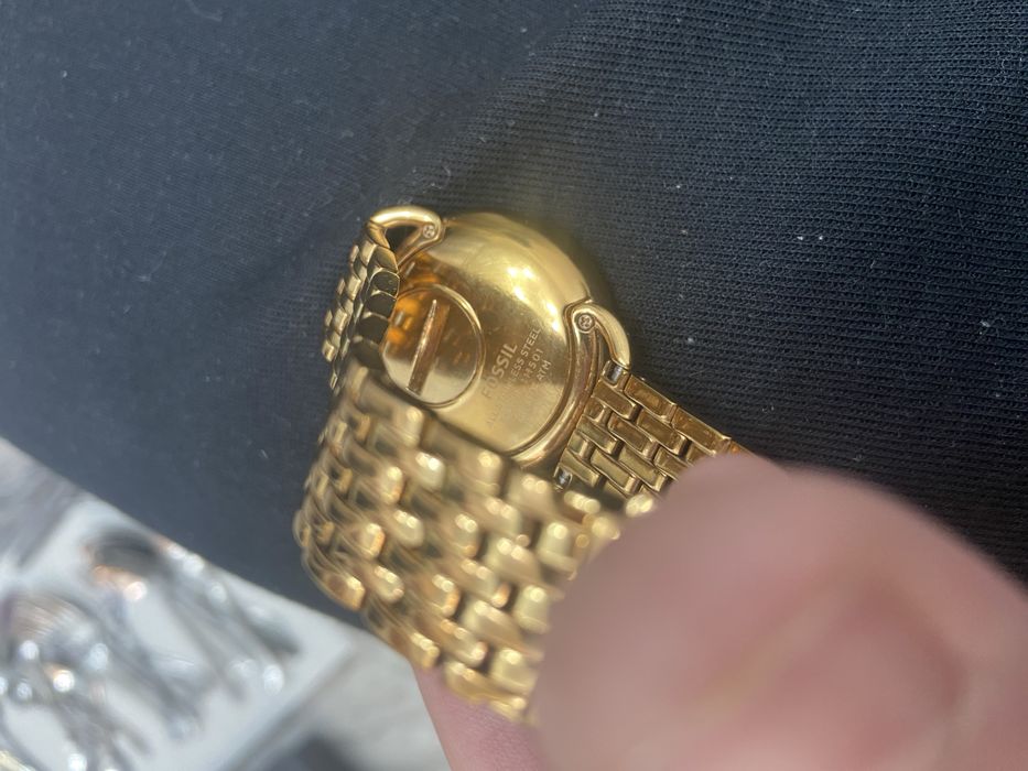 Ceas fossil auriu ca nou