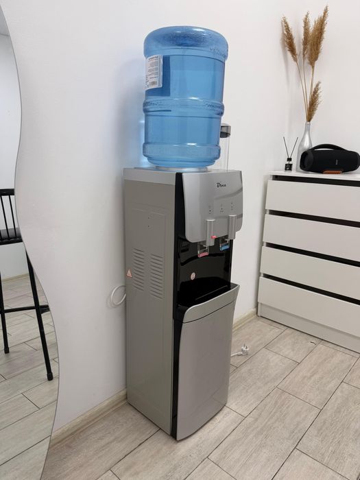 Кулер для воды.