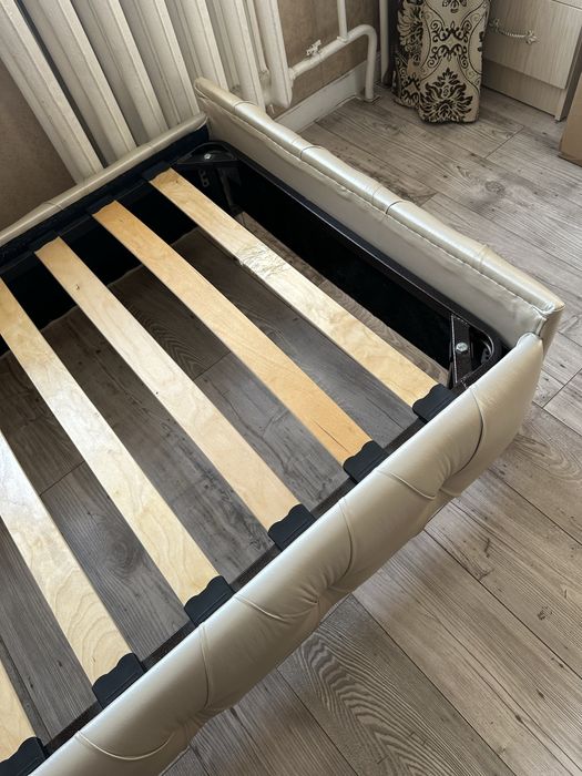 Односпальная кровать