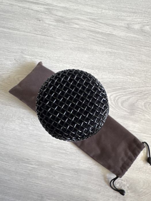 Микрофон с встроенной колонкой