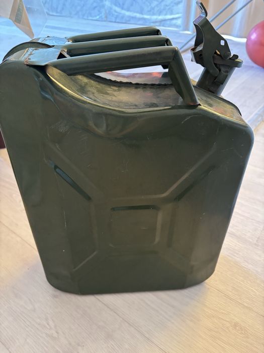 Канистра        20л
