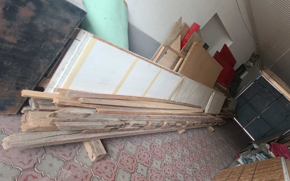 Тахта рейка доска хаммаси уйдан чиққан. Оптом биттада сотилвотти