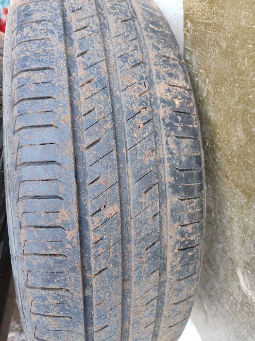 Продам автошины летние на Киа Рио