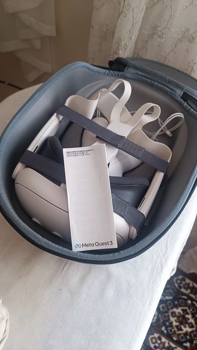 Продам мощный шлем виртуальной реальности Meta Quest 3. Состояние отли