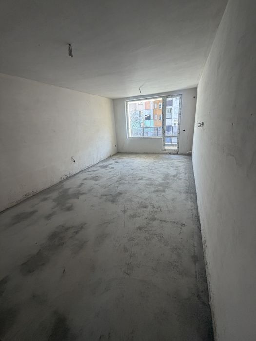 Тристаен апартамент в Благоевград,Еленово