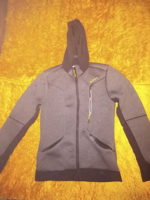 Суитчър Quechua, размер S, сив