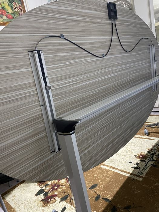 Стол овальный для дома и офиса