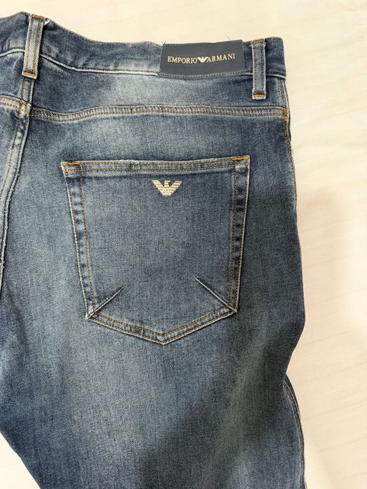 vand blugi emporio armani marimea 40