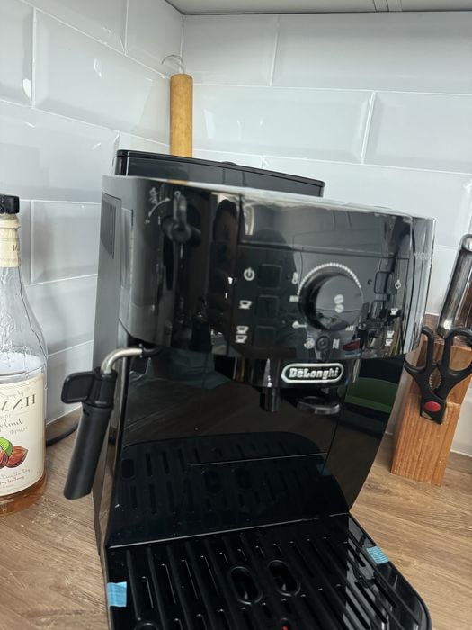Продам кофемашину Delongi