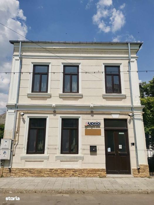 Cladire de birouri central, design deosebit, stare foarte buna, 258mp