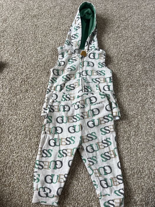 Дрехи     Guess