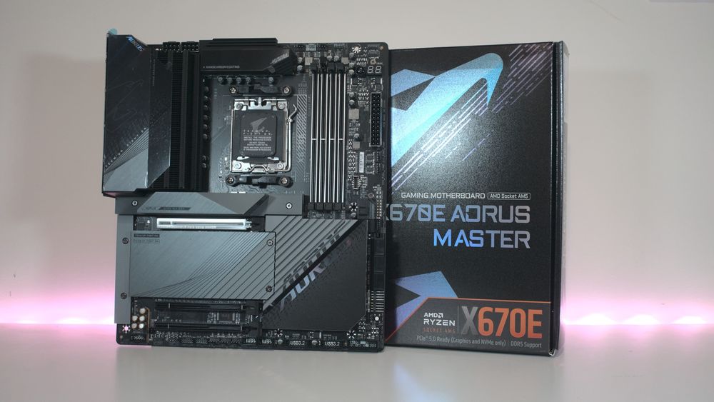Placa de baza AM5 X670-E Aorus Master