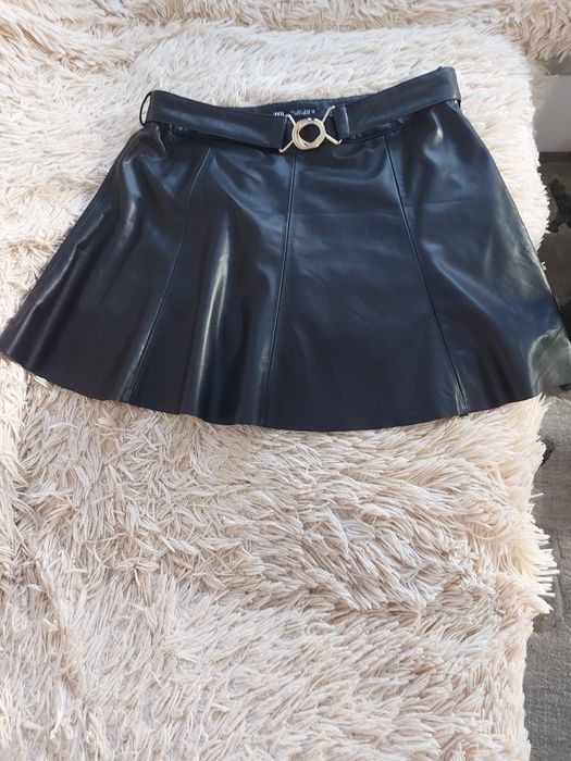 Къса кожена пола ZARA