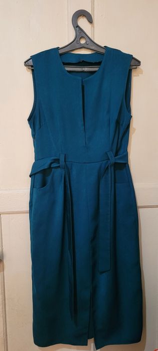 Разгрузка платьев