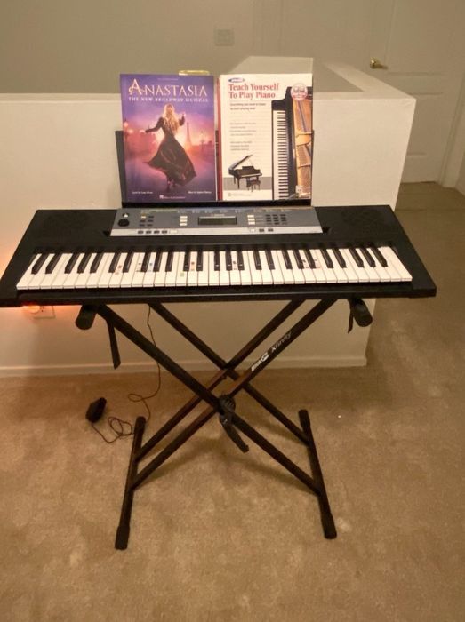 Синтезатор, Пиано YAMAHA   YPT-240