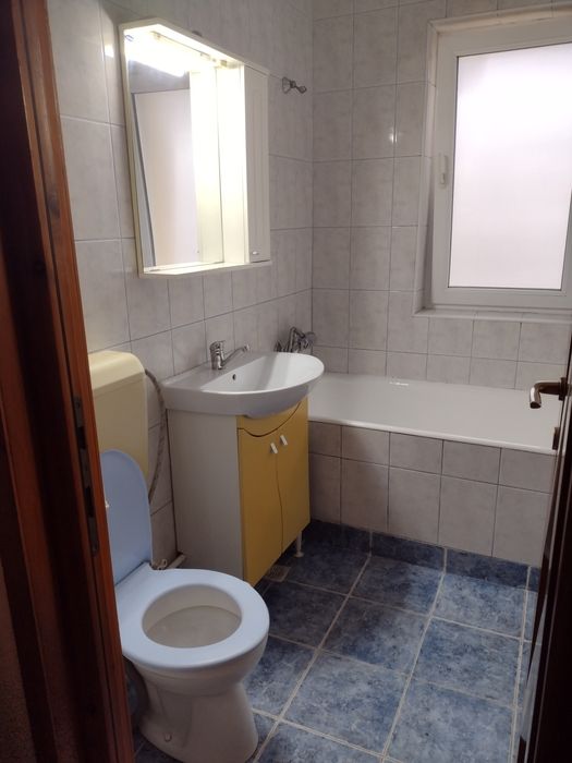 Inchiriez apartament