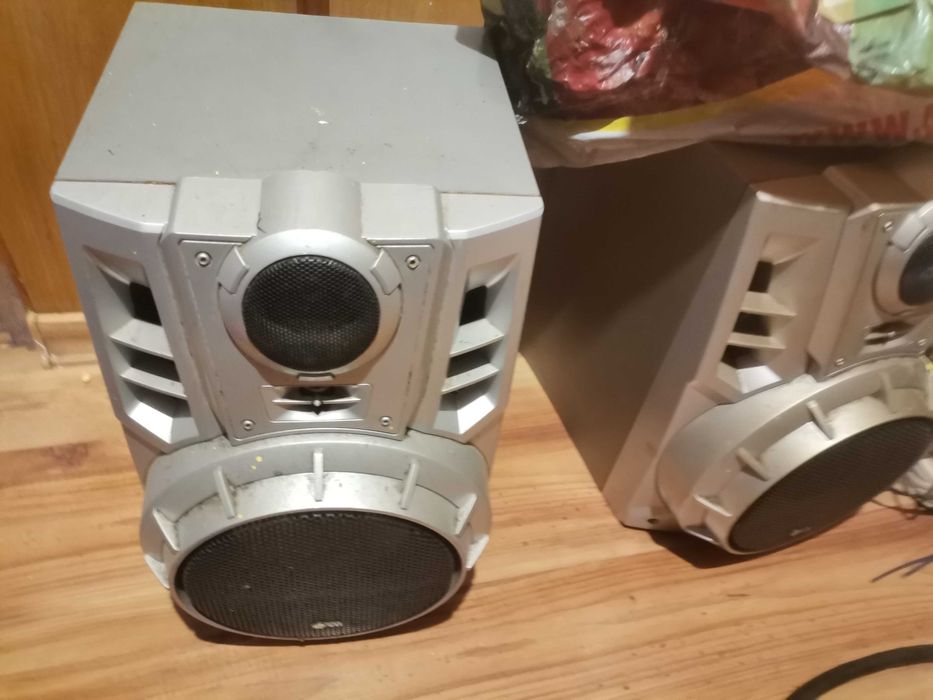 2 броя Тонколони Lg 200w