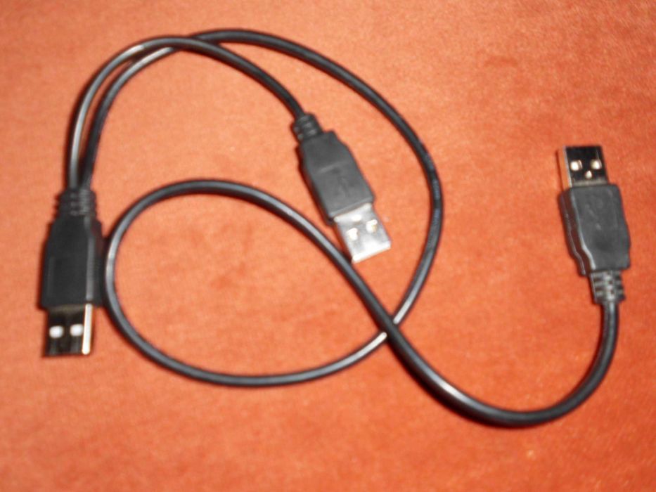 Cablu de date cu trei mufe USB