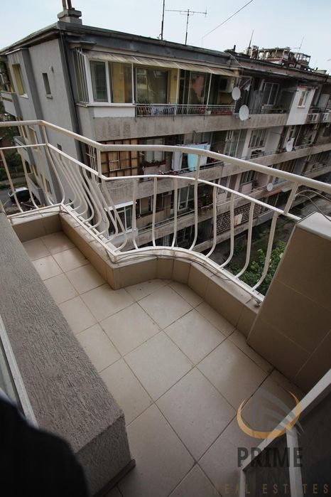 Дава се под наем Двустаен апартамент в Бургас, Център - 64 кв.м за 433.5 € - Снимка #7