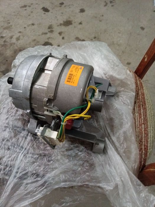 Двигатель стиральной машинки