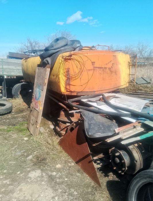 Продам зил на запчасти