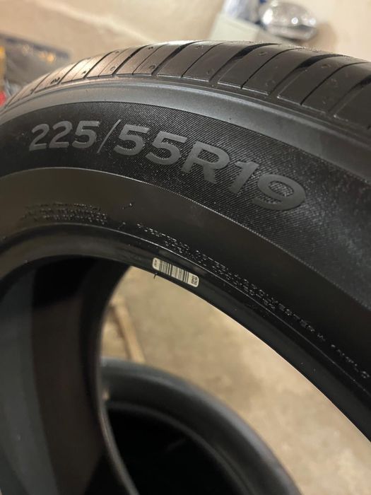 Продам комплект новых шин