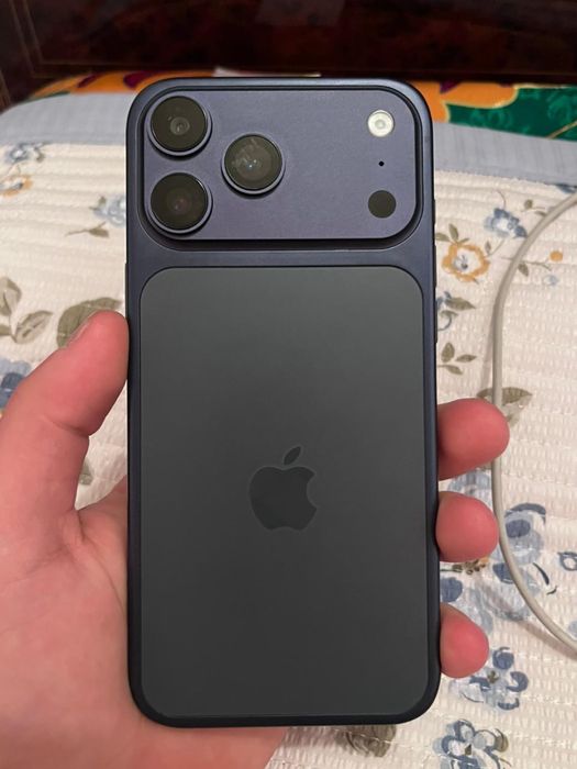 IPhone 17 pro max под оригинал