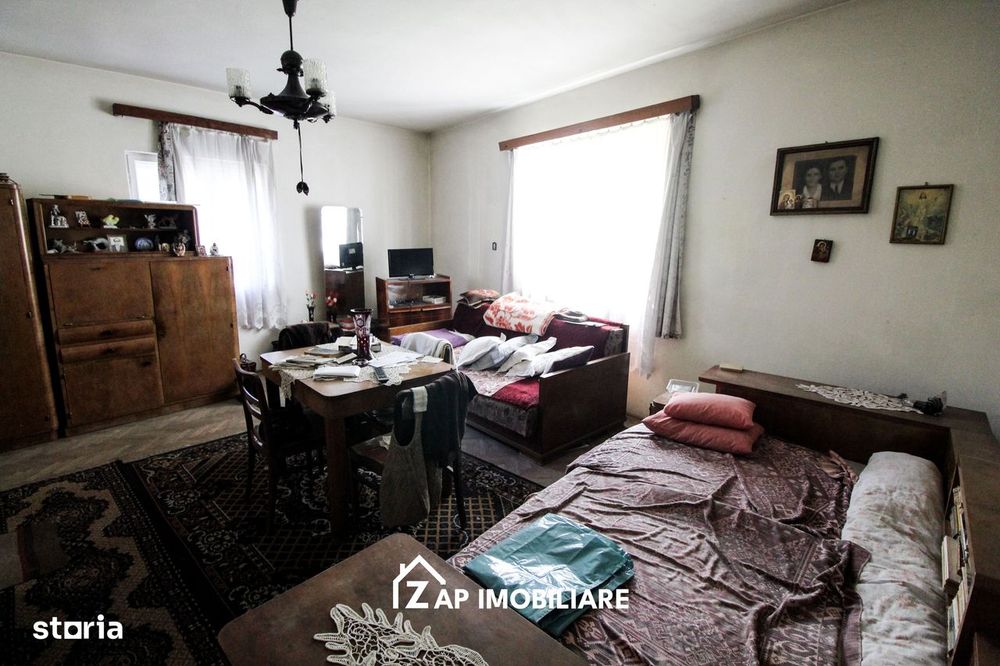 Cartierul 7 Noiembrie - Casă P+E Solidă - Singu