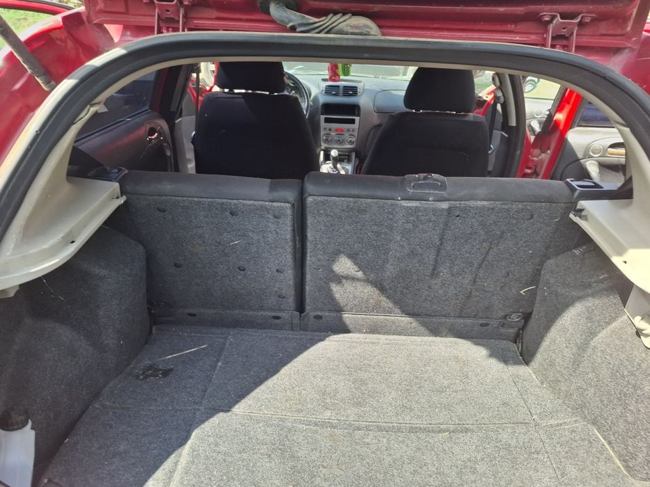 Dezmembrez Alfa romea 147 1.6 benzină