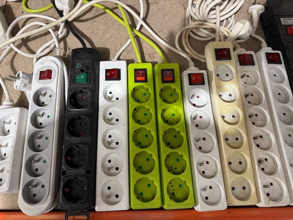 Разклонител 4-6 гнезда